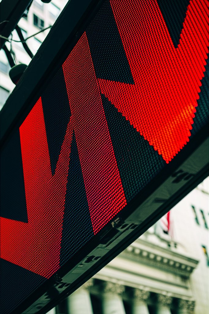S&P 500 Slides for Fifth Day as Investors Await Powell's Jackson Hole Speech